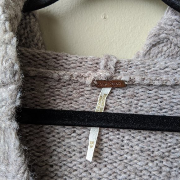 FREE PEOPLE -V- neck Brown-Tan Ribbed Long Sleeve - Picture 5 of 8